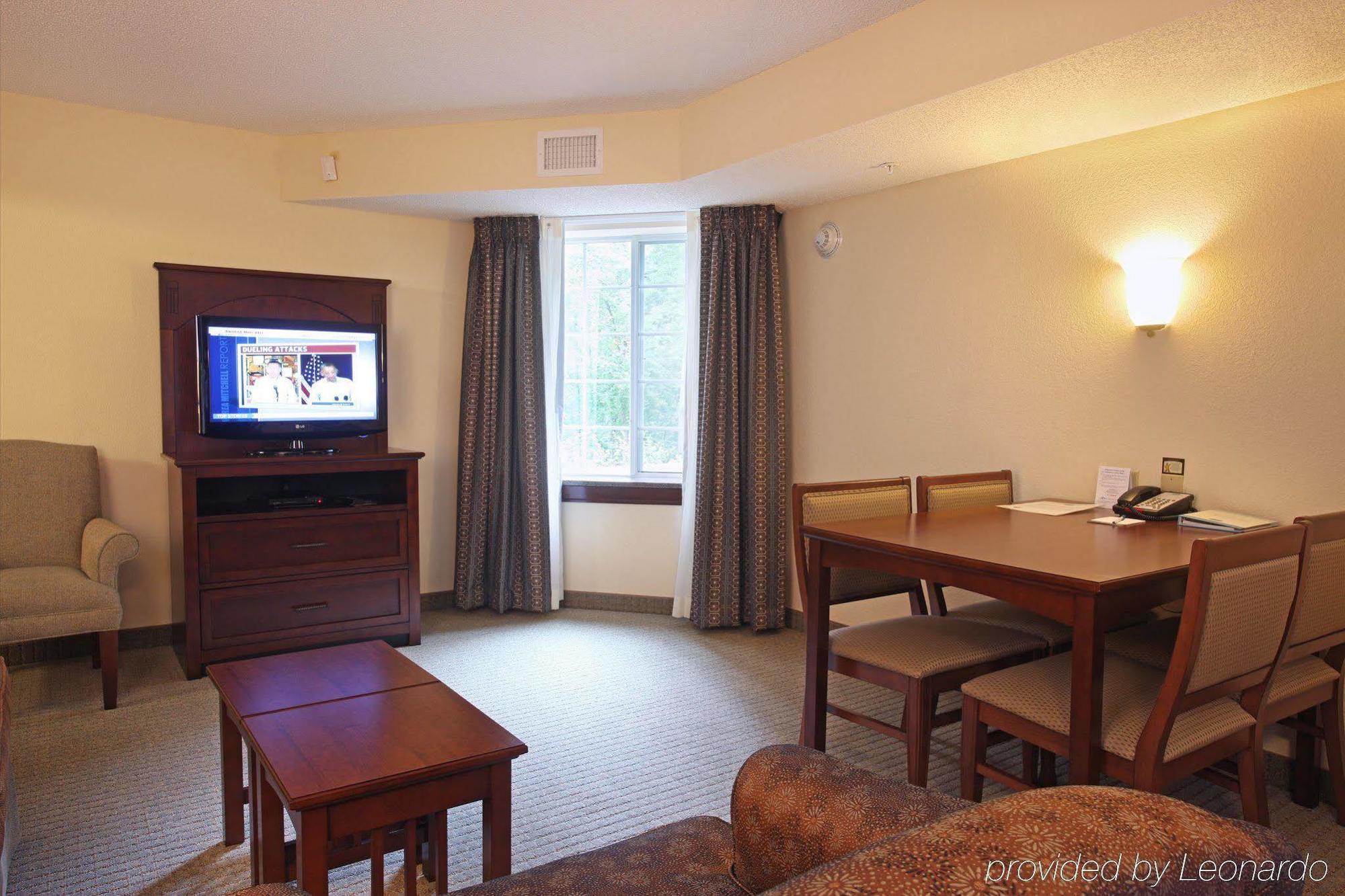 Staybridge Suites North Brunswick, An Ihg Hotel Buitenkant foto